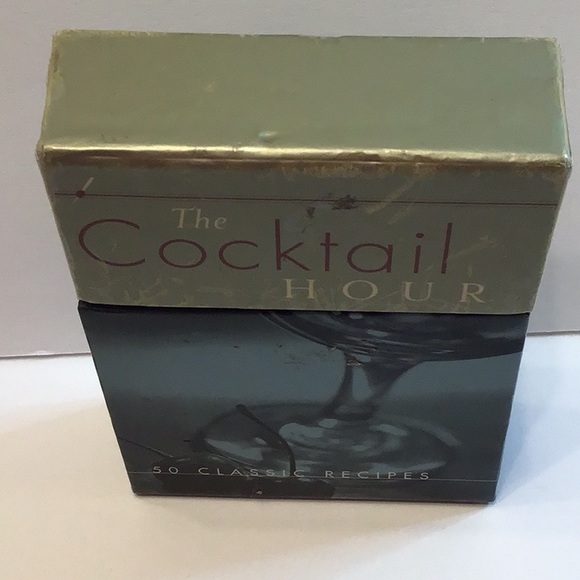 “The Cocktail Hour” 50 classic recipes on hard 3.5” x 5” cards - Picture 15 of 16